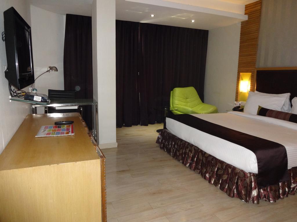 Hotel The Purple Leaf 3*